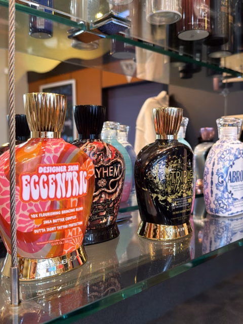 ✨ Here till 8! Come get your glow on and head into the semester feeling your best. Whether you’re getting ready for class, recruitment, or just want a confidence boost, we’ve got you covered. 🤍  Stop by and see us today—  Tan Athens + Wellness 
📍 West Broad Shopping Center 
📞 706-850-7077