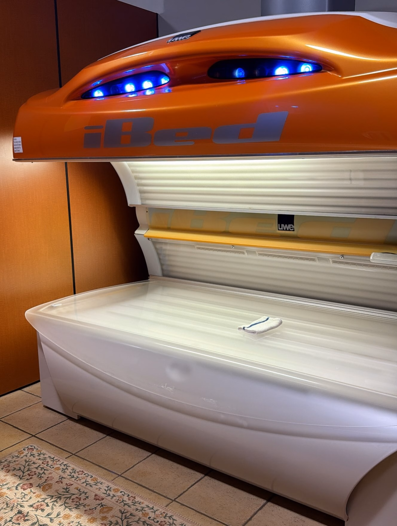 Ring ring 📞…. The bed is calling your name! Come see us here till 6’💋  Tan Athens + Wellness 
📍 W. Broad Shopping Center
📱 706-850-7077