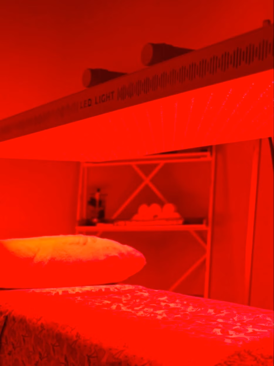 ✨ Your glow doesn’t have to stop at a tan!  Add some red light therapy to your routine and give your skin some extra love while you relax. ❤️ 
Come see us and make red light part of your glow routine!  Tan Athens + Wellness 
📍 West Broad Shopping Center 
📱 706-850-7077